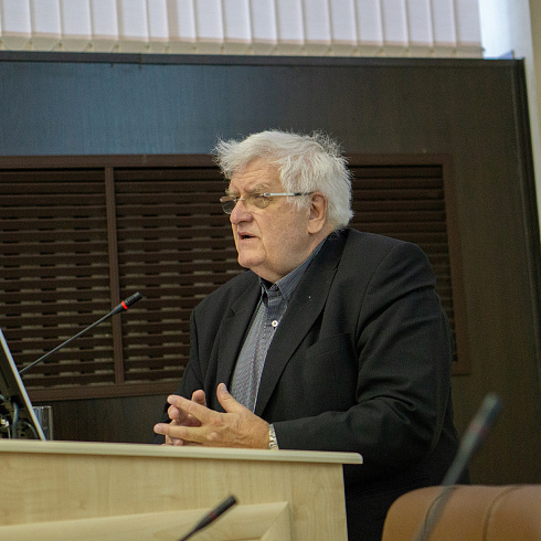 О последствиях изменений климата в Арктике студентам НОЦ "ИНЖЭК" рассказал профессор Ове Тобиас Гудместад (Норвегия)